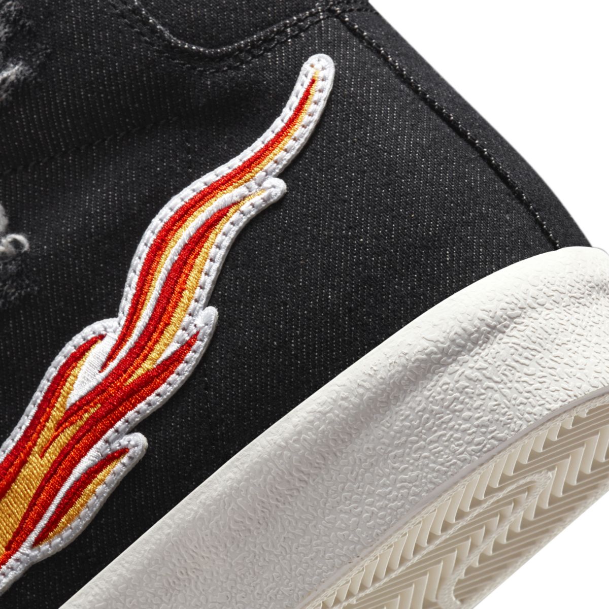 Nike Blazer Mid Cleveland Rocks DQ7635-001 8