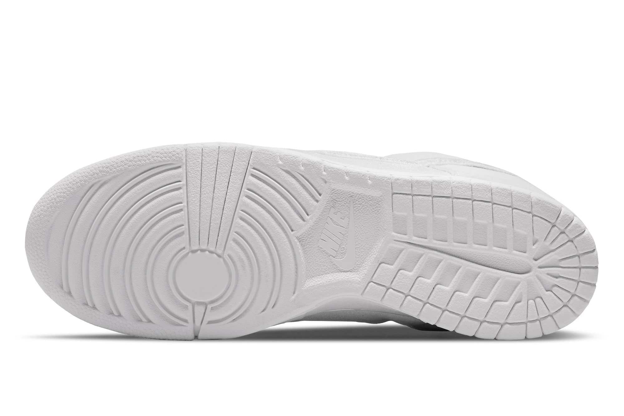 dover street market x nike dunk low white DH2686-100 1