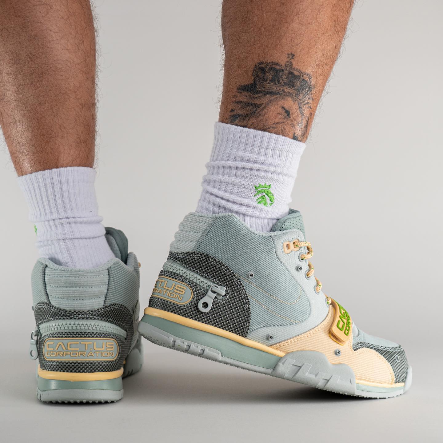Travis Scott x Nike Air Trainer 1 Grey Haze DR7515-001 zdjecia 3