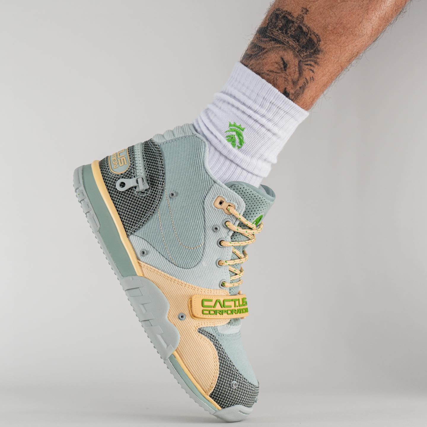 Travis Scott x Nike Air Trainer 1 Grey Haze DR7515-001 zdjecia 9