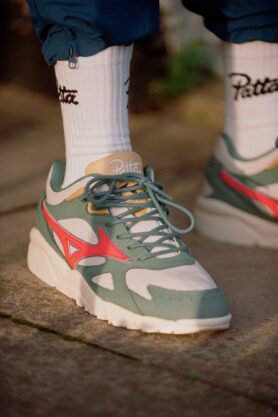 patta mizuno sky medal ivory red green 5