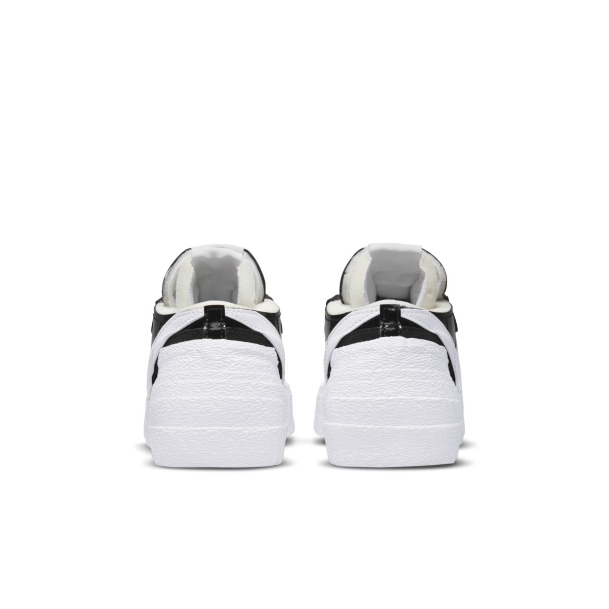 sacai x nike blazer low black patent DM6443-001 6