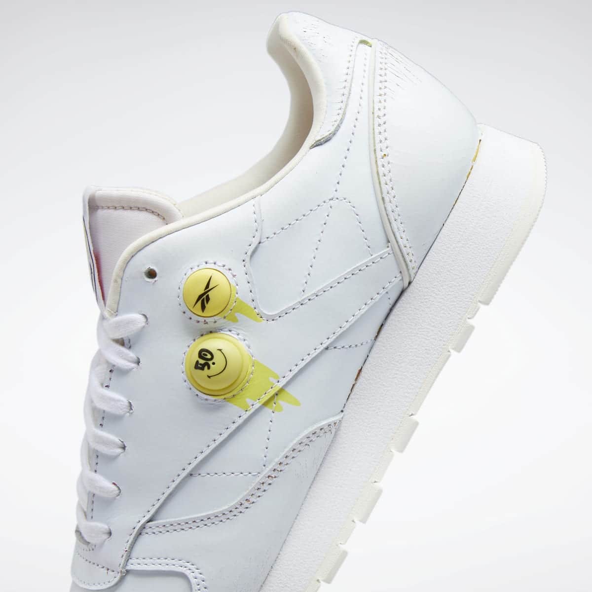 smiley reebok classic leather pump 50th anniversary GY1580 7