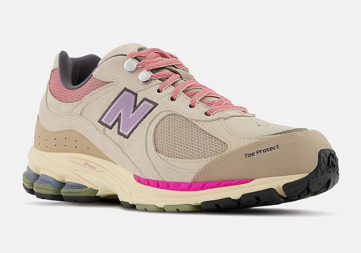 New Balance 2002R Hiking Boot Pack 5
