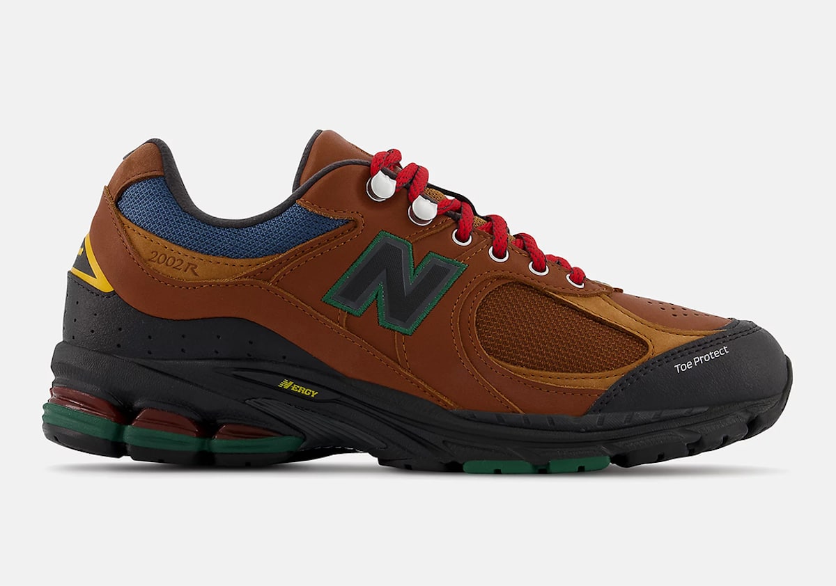 New Balance 2002R Hiking Boot Pack 7