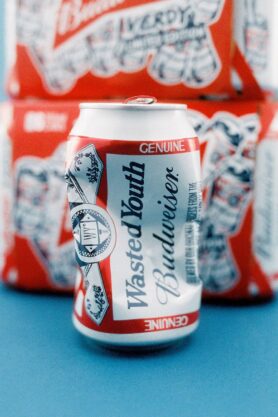 Piwo Budweiser x Wasted Youth 2022 2