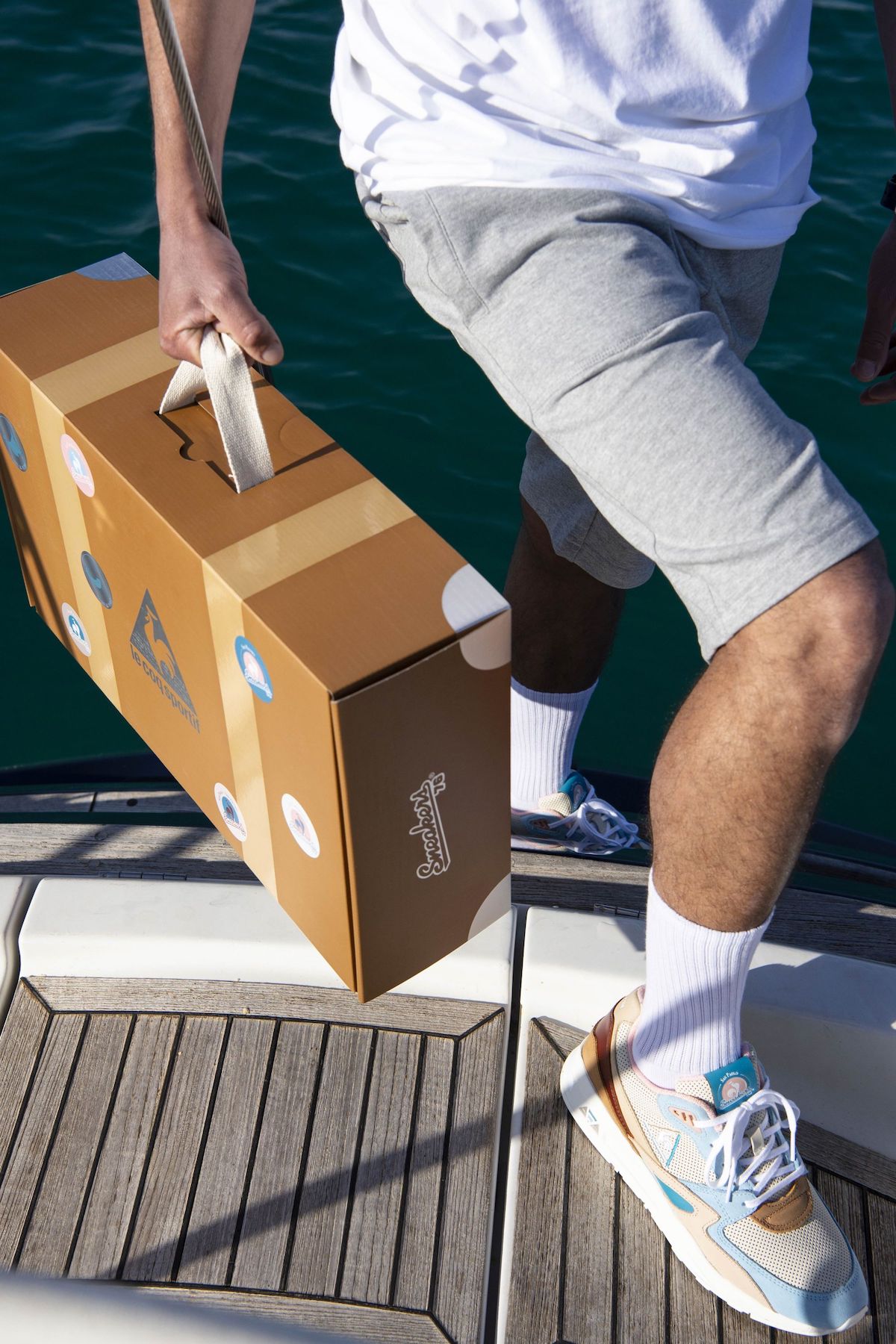 Sneakers76 x Le Coq Sportif R800 The Islands 6