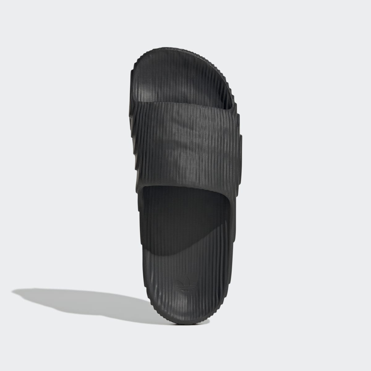 Czarne klapki adidas adilette 22 Slides Carbon Carbon Carbon GX6949 2