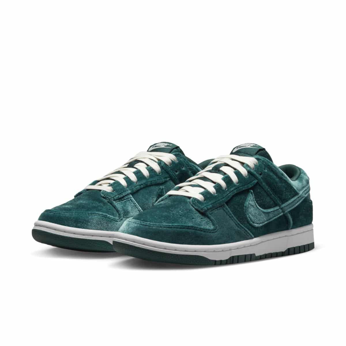 Nike Dunk Low Green Velvet DZ5224-300 4