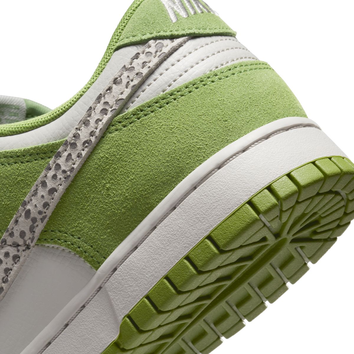 Nike Dunk Low Safari Swoosh Chlorophyll DR0156-300 8