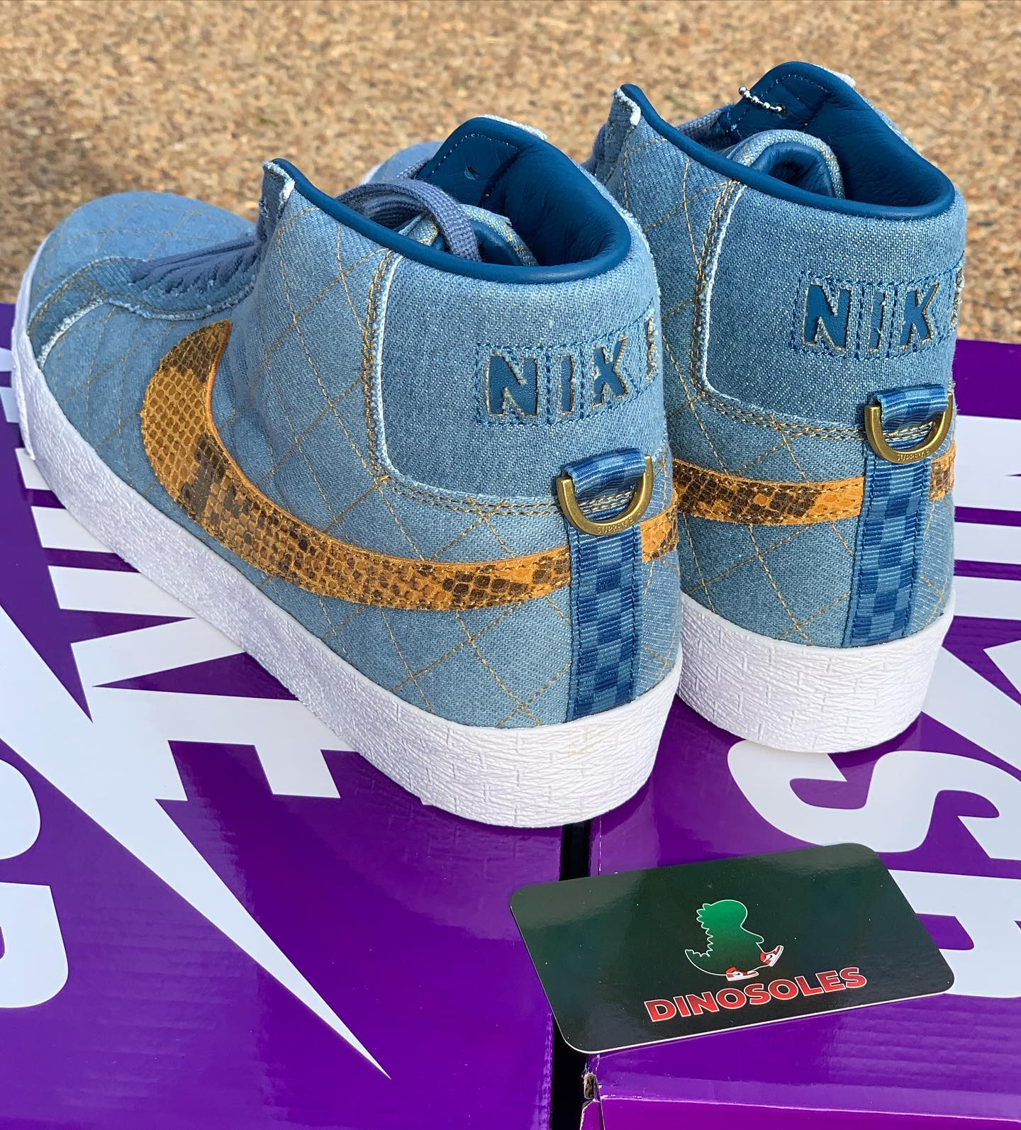 Zajawka Supreme x Nike SB Blazer Mid Industrial Blue 1