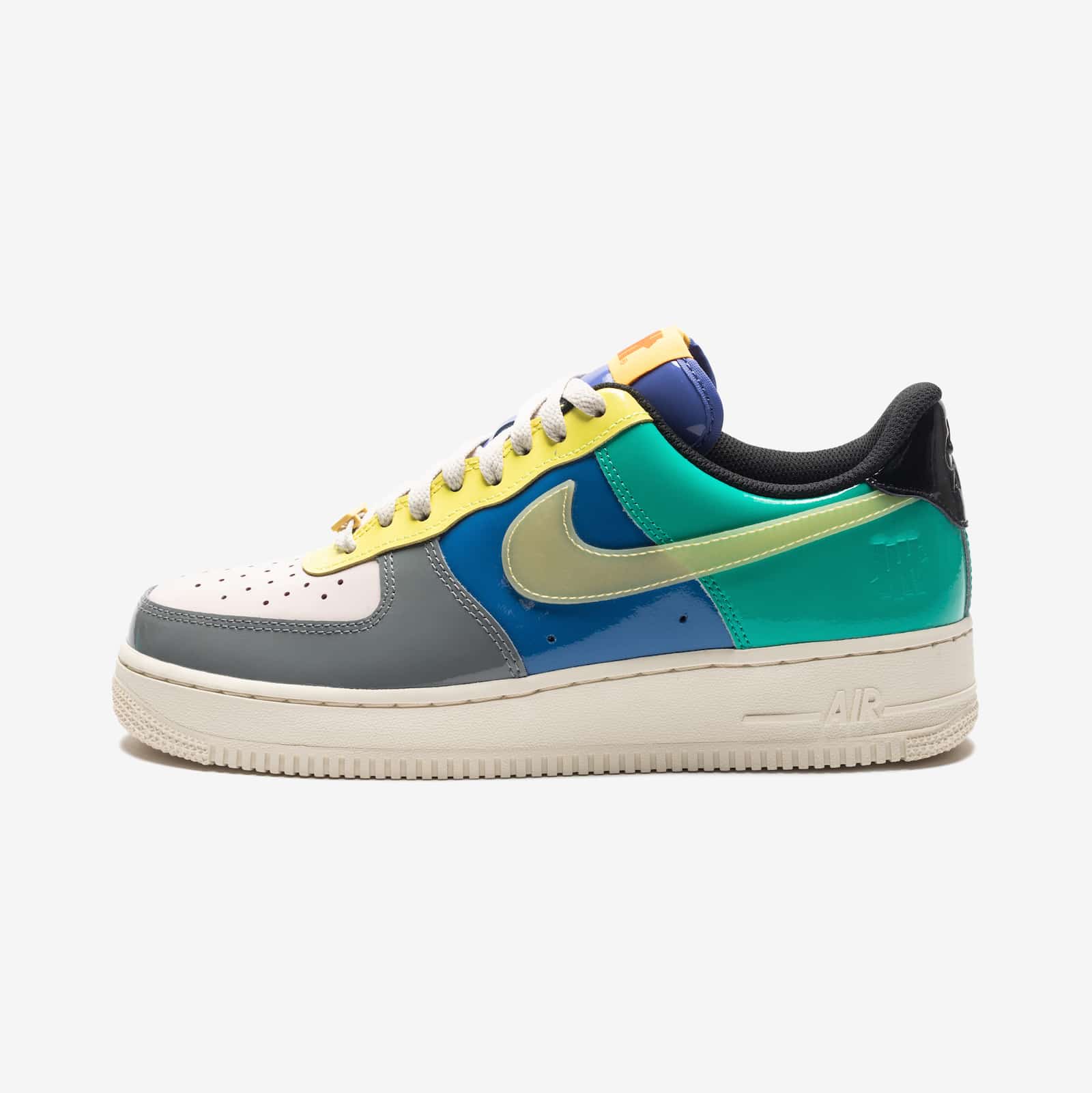 UNDEFEATED x Nike Air Force 1 Low Community DV5255-001 2