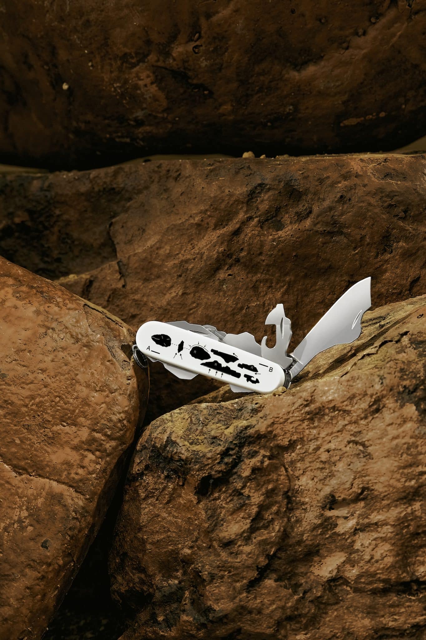 scyzoryk Off-White co Victorinox Limited Edition 3