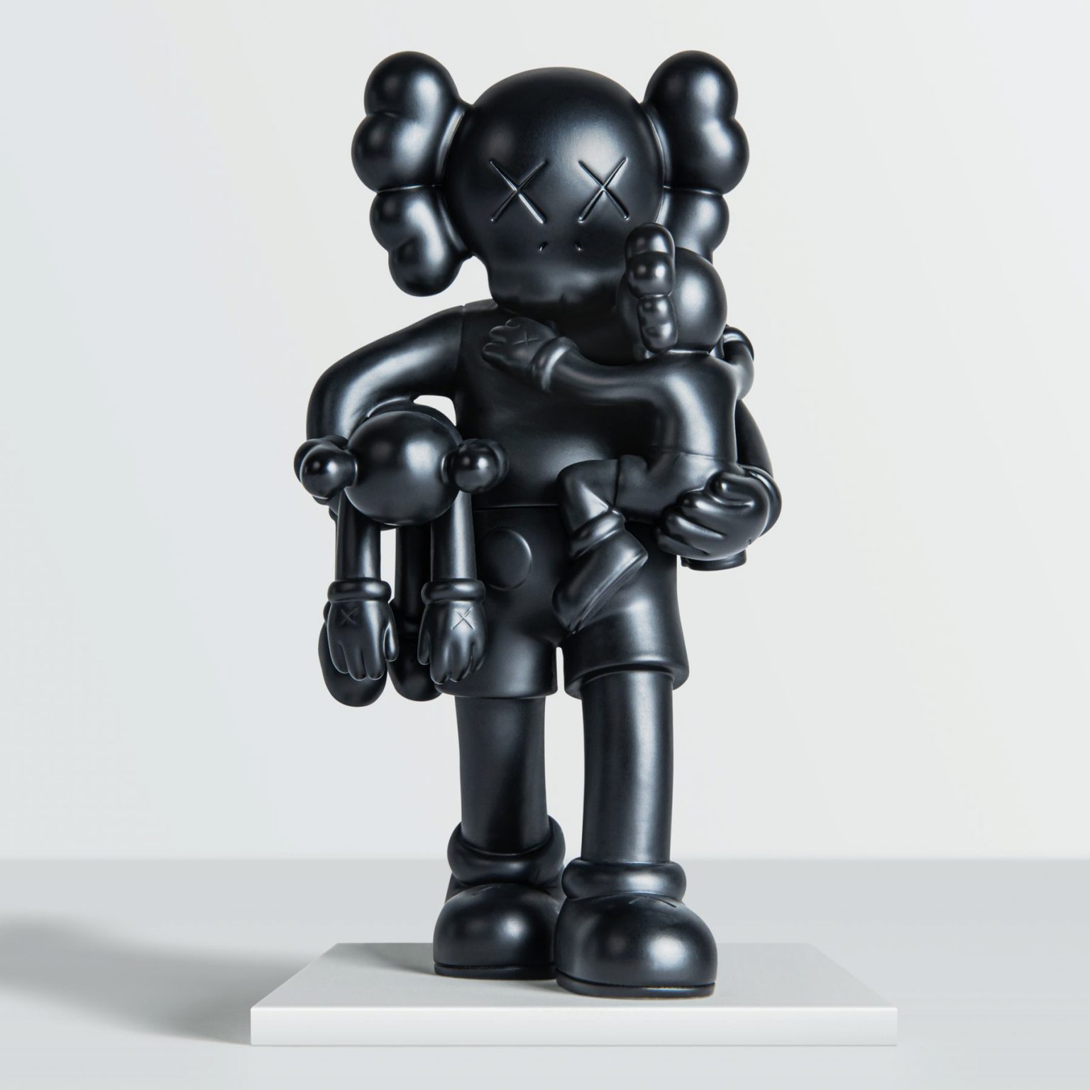 KAWS wydaje 12 limitowanych figurek z brązu