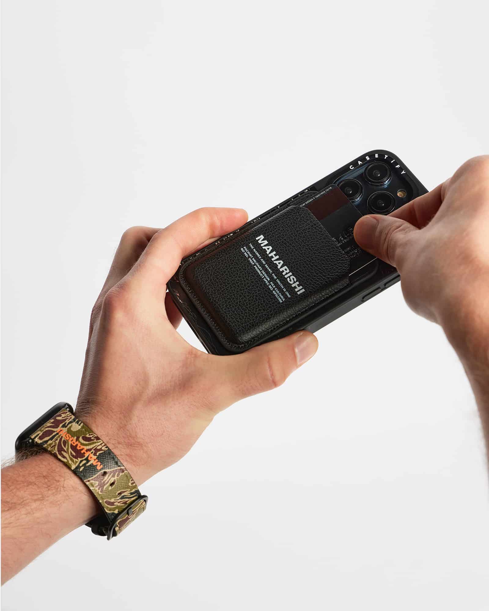 Kolekcja maharishi x CASETiFY Holiday 2022 4