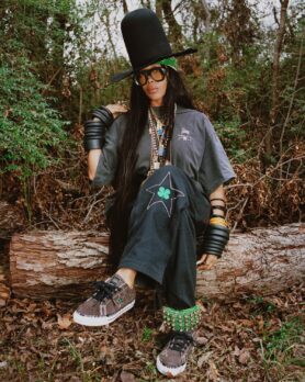 Lookbook Erykah Badu Patta Converse 4 Leaf Clover 1