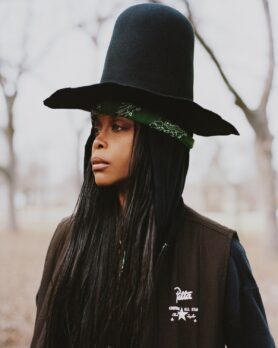 Lookbook Erykah Badu Patta Converse 4 Leaf Clover 8