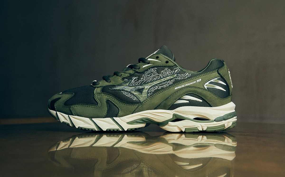 Maharishi x Mizuno Wave Rider 10 Fire Phoenix 10