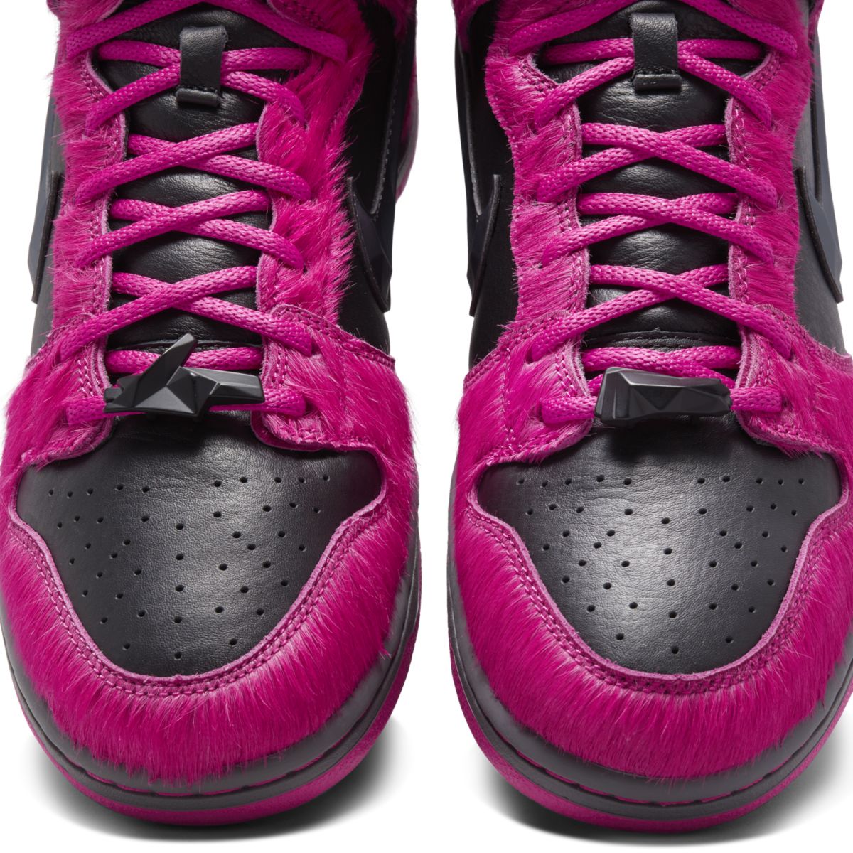 Run The Jewels x Nike SB Dunk High Active Pink DX4356-600 Q