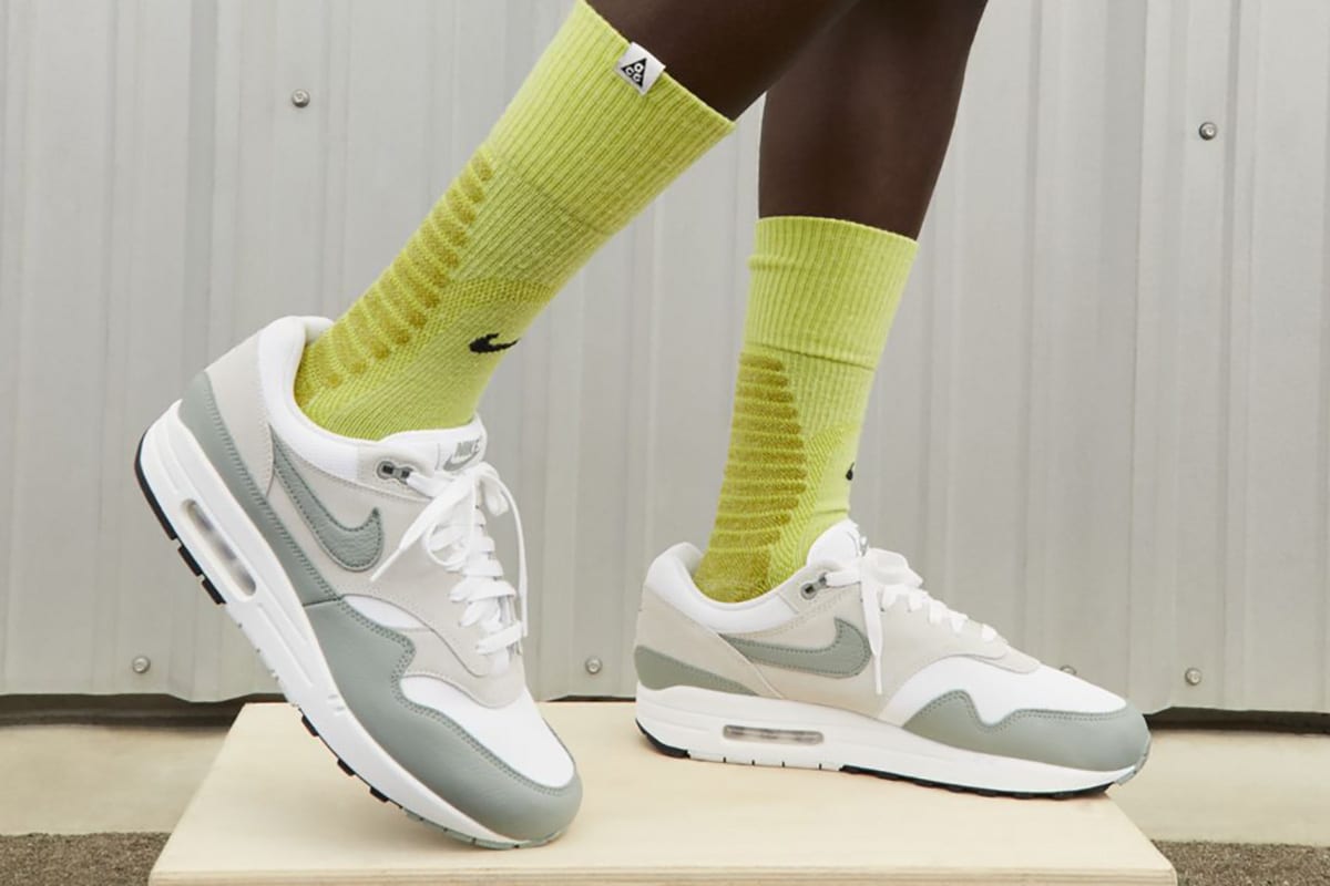 nike air max mica green