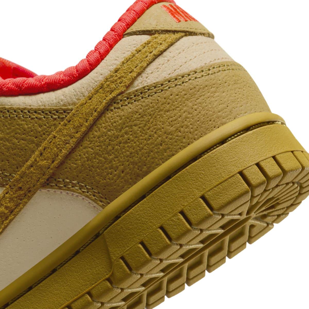 Nike Dunk Low Sesame Bronzine Picante Red WMNS FQ8897-252 K