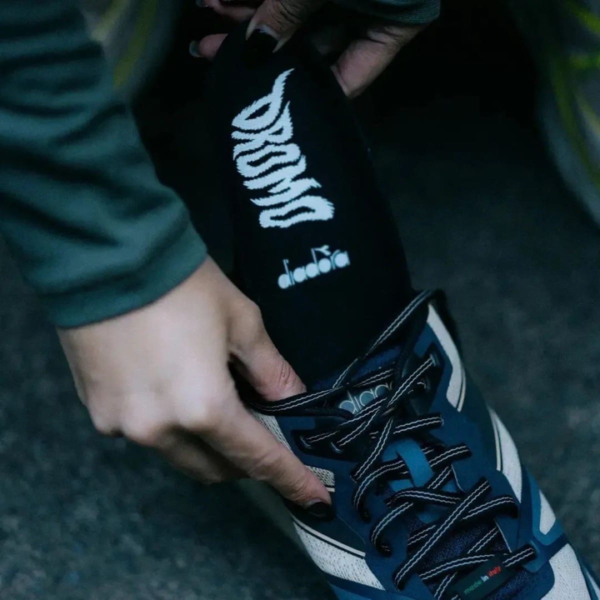 DROMO x Diadora V7000 3