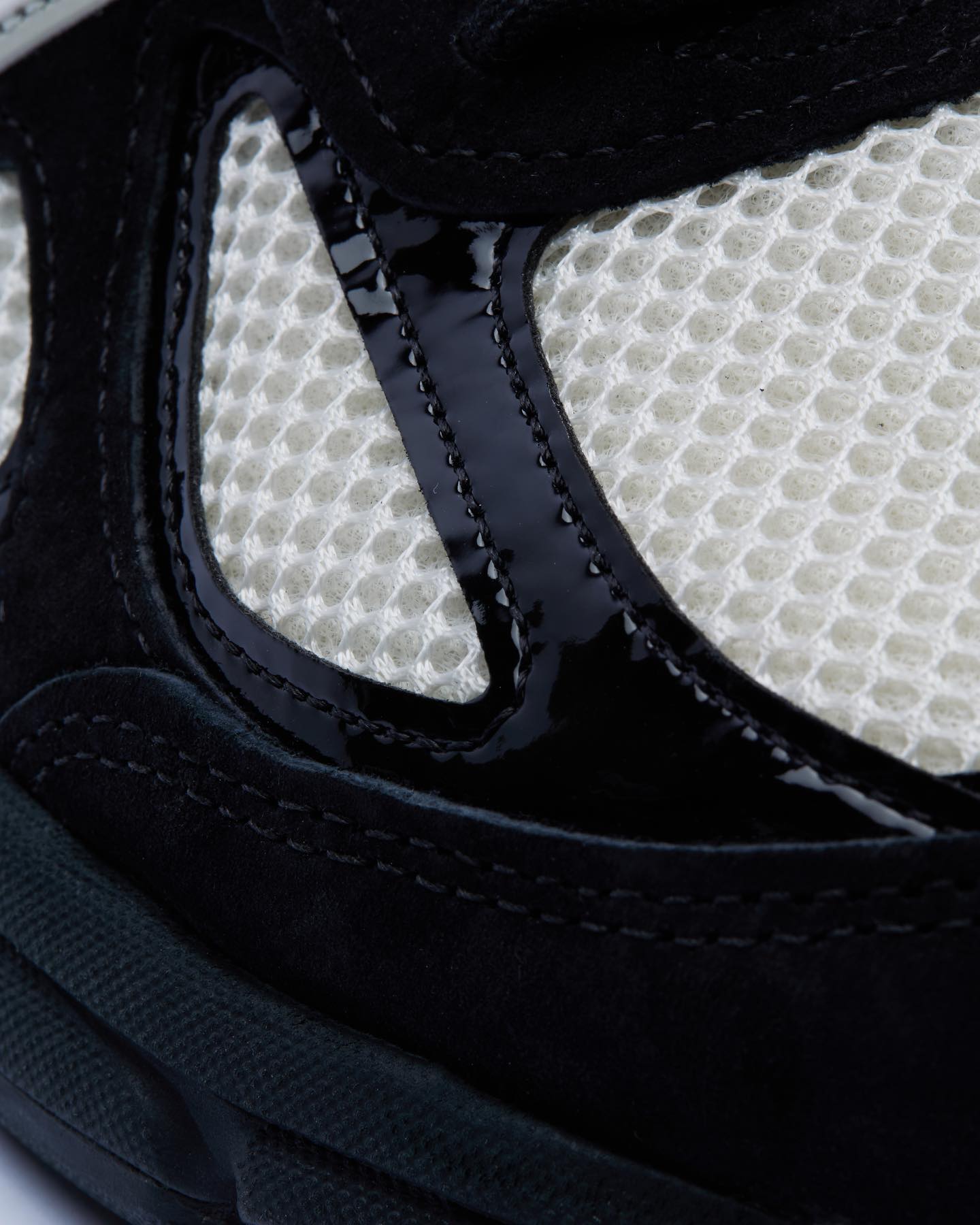 Joe Freshgoods x New Balance 990v4 Outro 3
