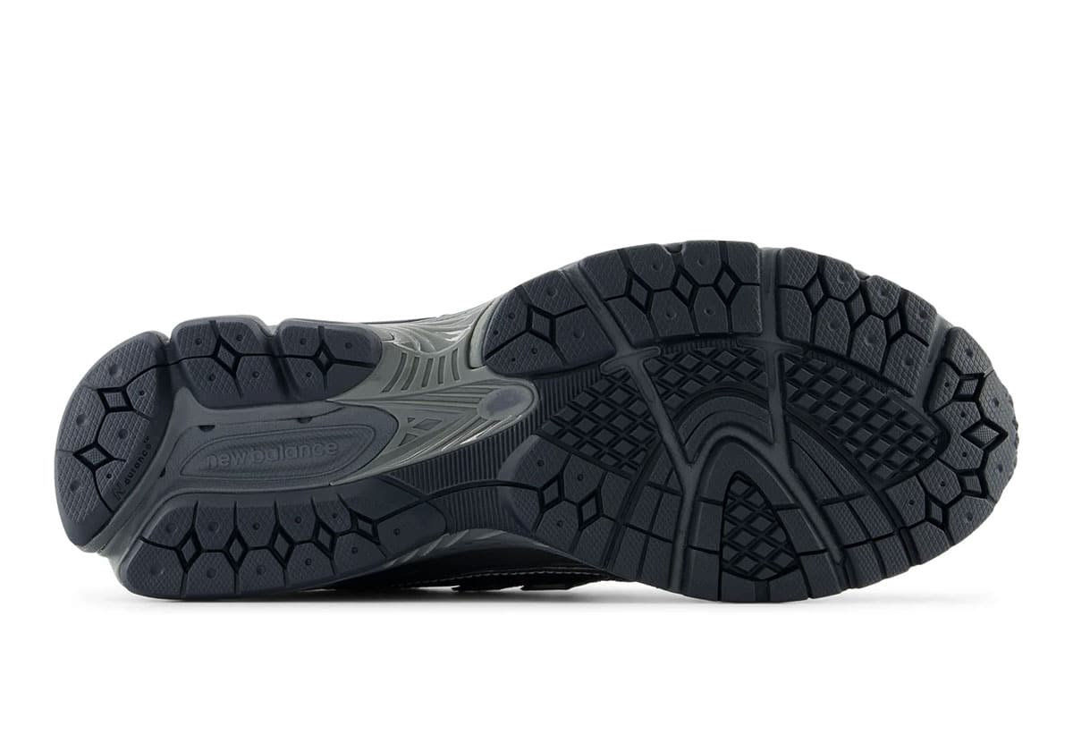 New Balance 1906R Black Silver M1906RES 1