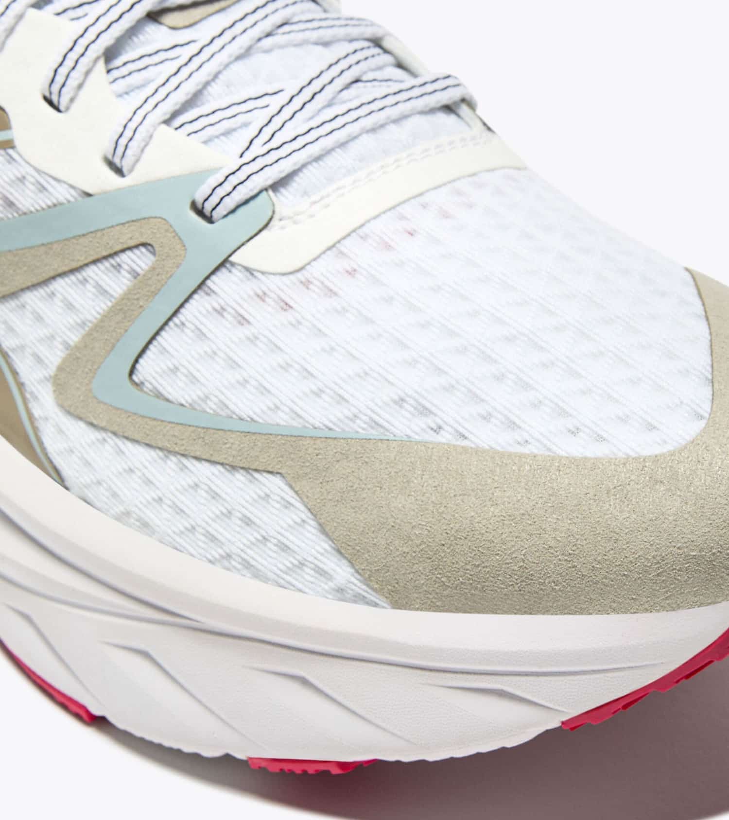 Hikmet Sugoer x Diadora Atomo V7000 3