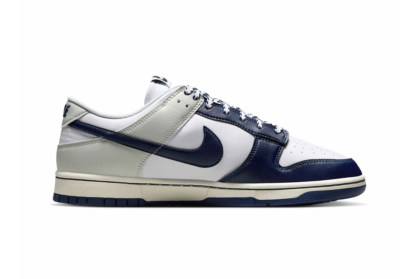 Nike-Dunk-Low-Yankees-IM2222-101-3