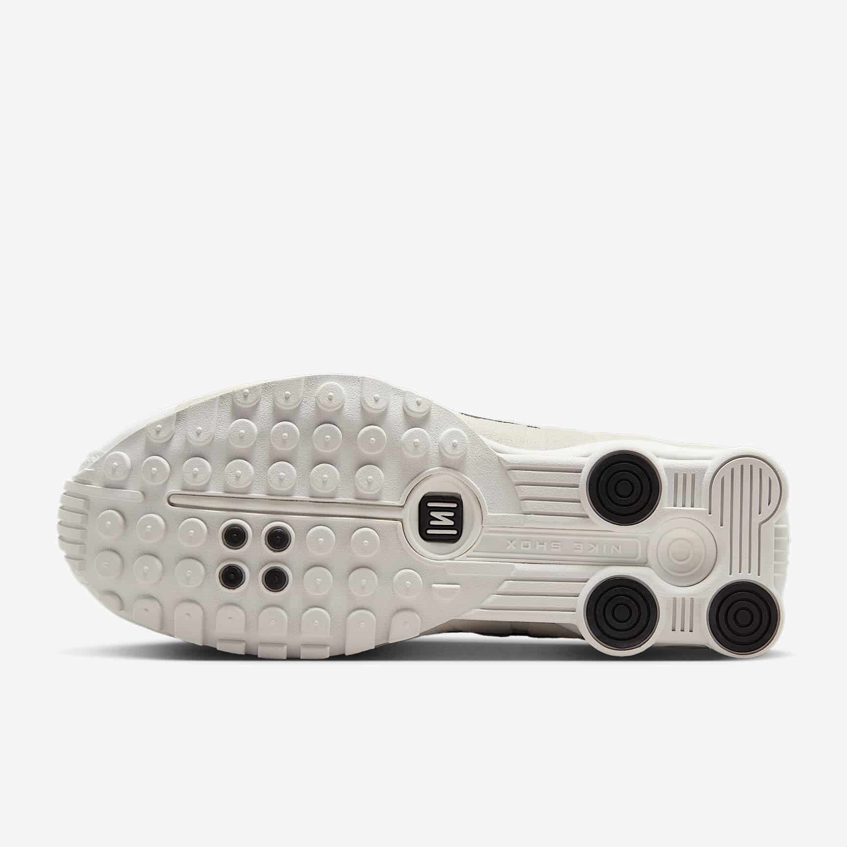 Nike Shox R4 White Suede HQ7739-100 1