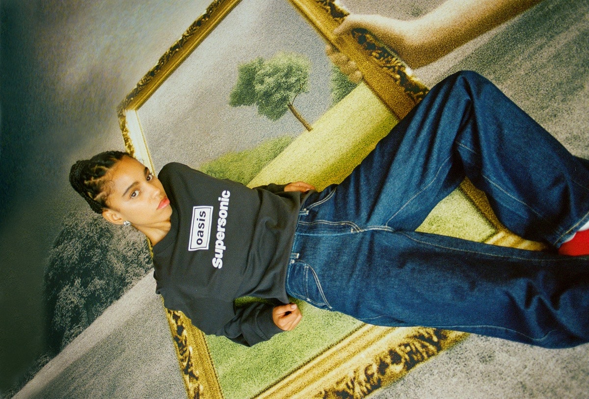 Oasis – Levis – Photo © Michael Spencer Jones (1)