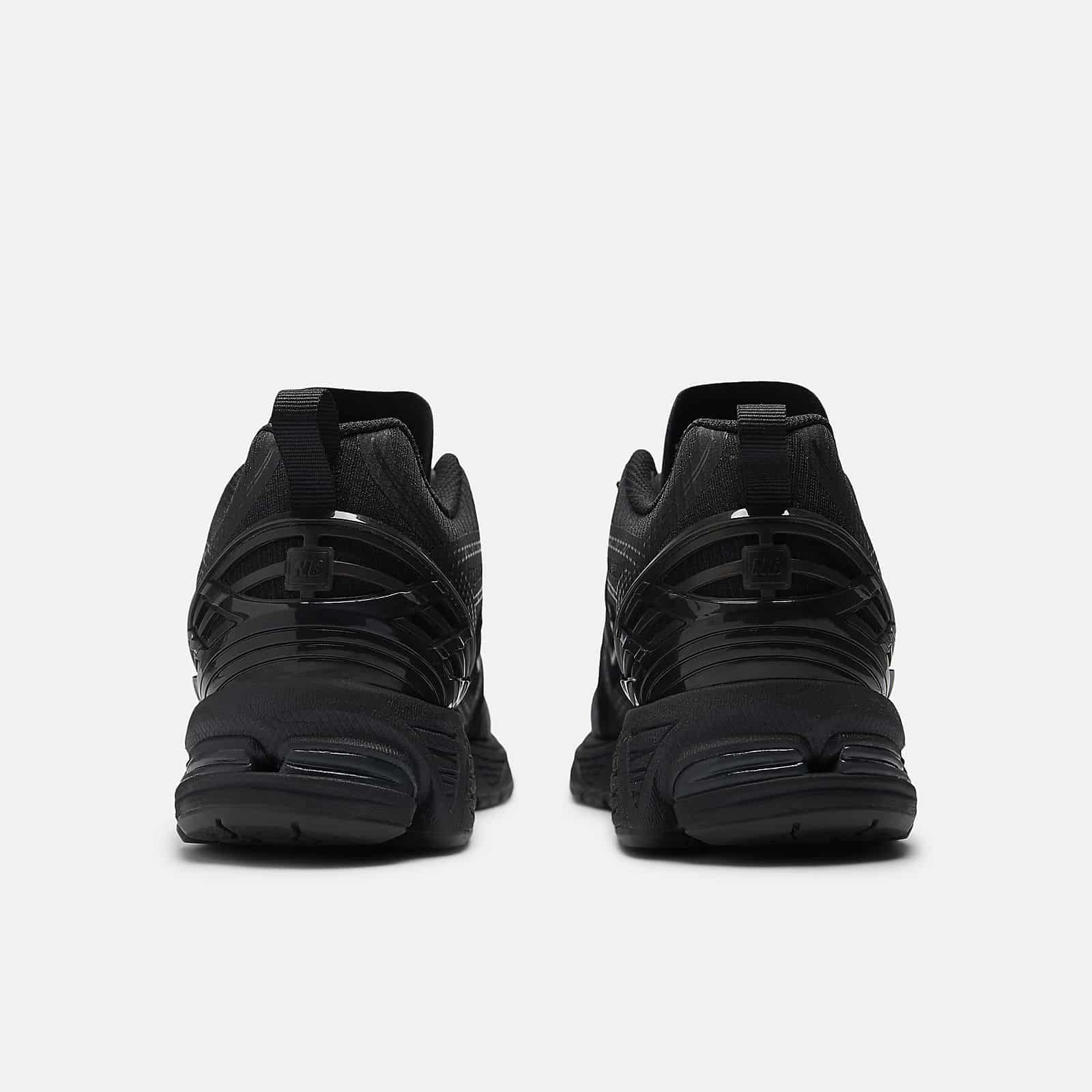 New Balance 1906R Black Dark Silver Metallic U1906RNB 6