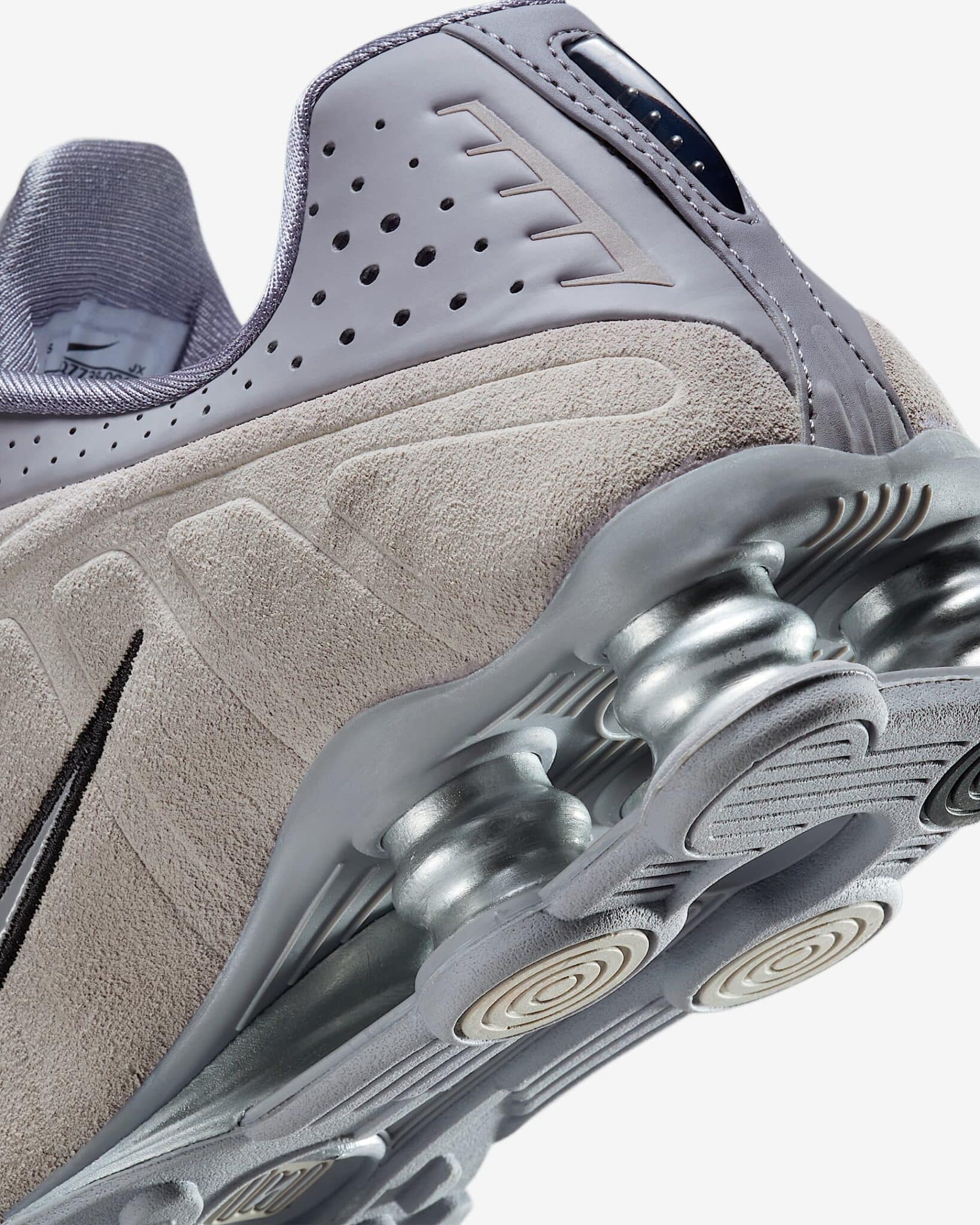 Nike Shox R4 Cement Grey HQ7739-001 8