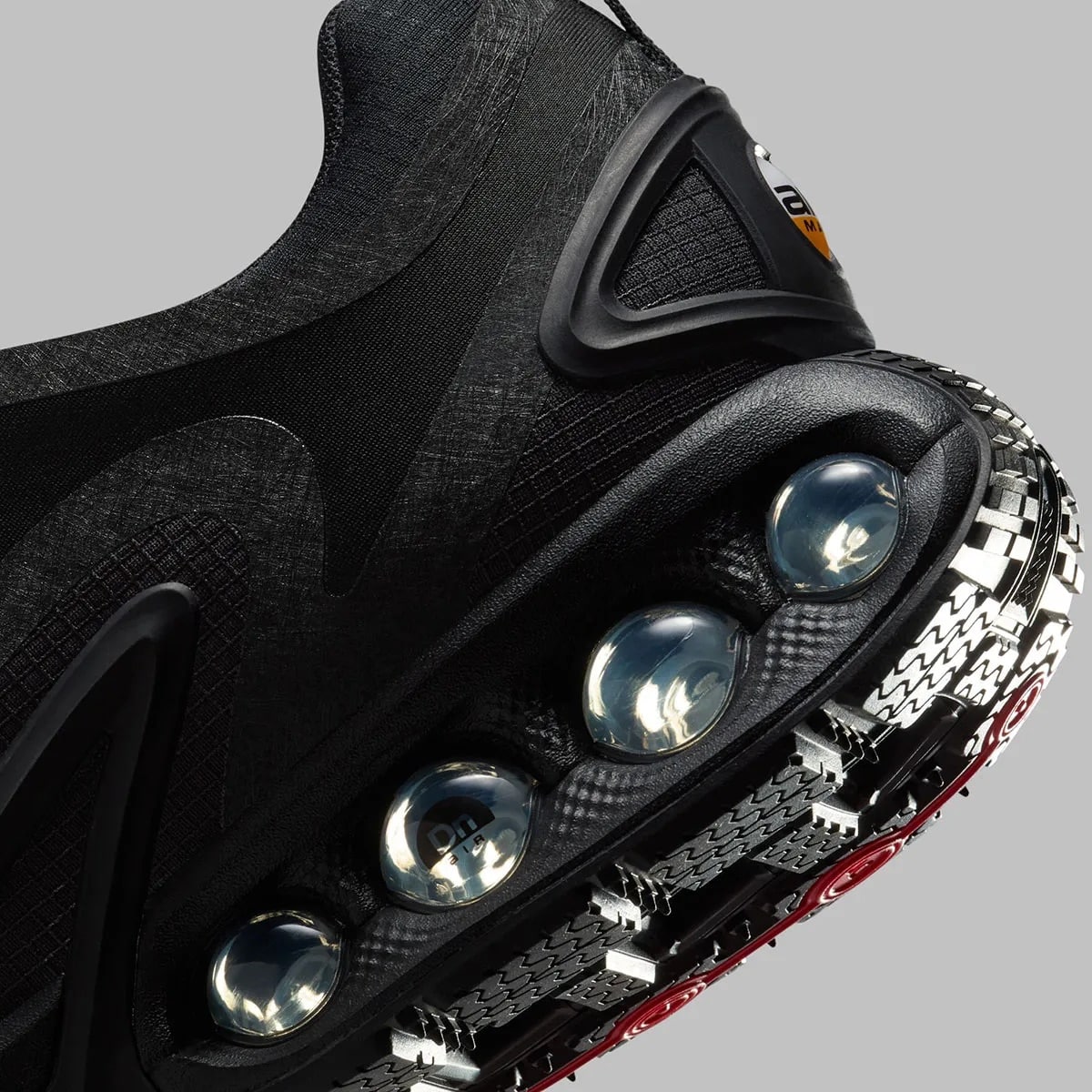 Nike Air Max DN Roam Black Metallic Silver HQ8605-001 9