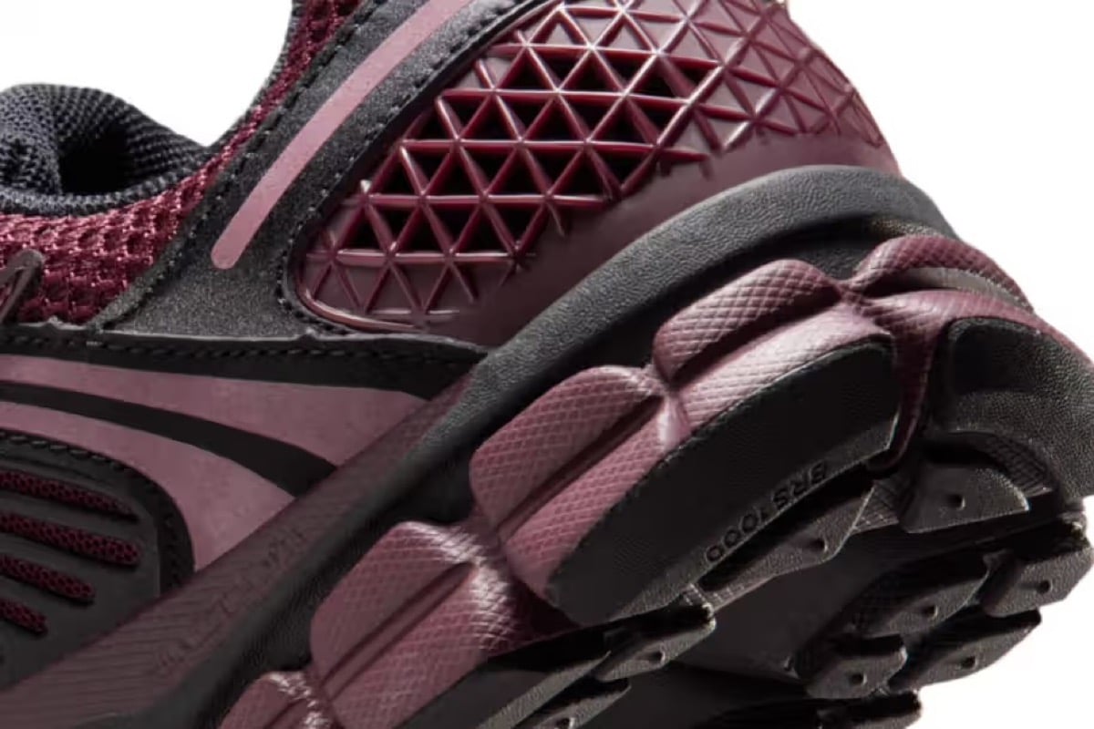 Nike Zoom Vomero 5 Black Burgundy Crush IB8929-002 8