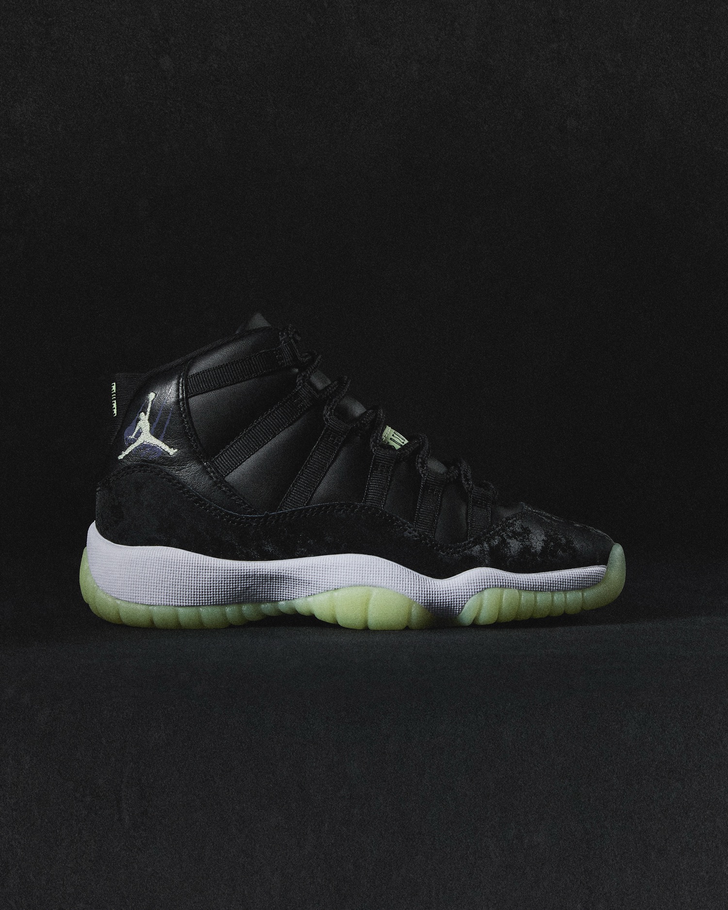 001_kids-air-jordan-11-inner-beast-r-lat