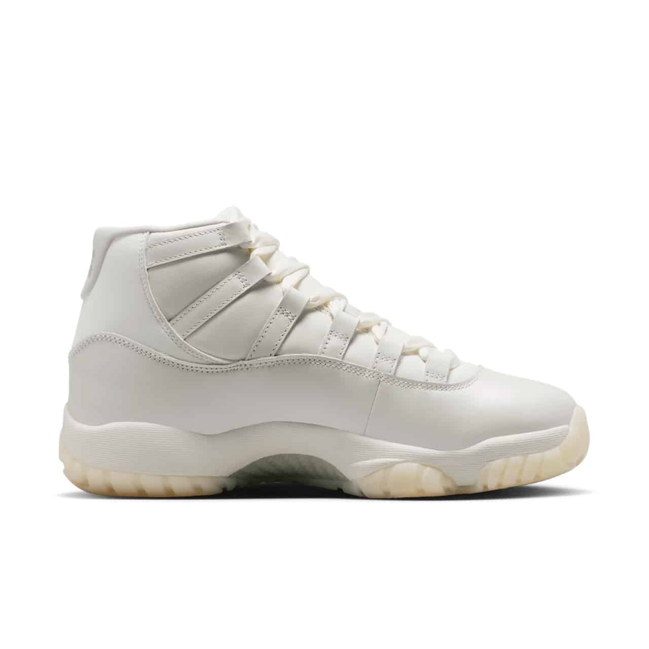 Air Jordan 11 Pearl AR0715-110 3