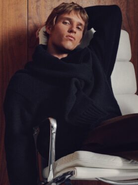 Editorial COS Cashmere Fall Winter 2025 2