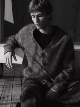 Editorial COS Cashmere Fall Winter 2025 6