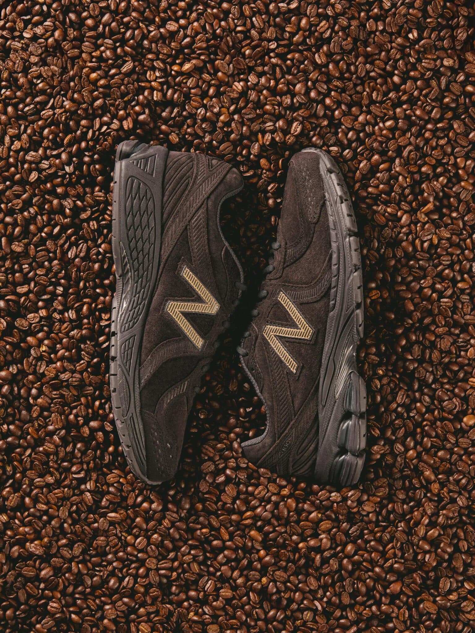 Kith x New Balance 860v2 Espresso Fall 2025 7