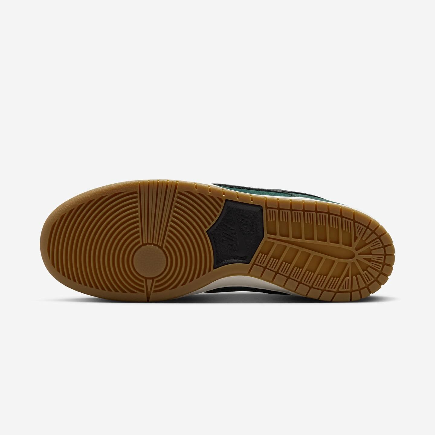 Nike SB Dunk Low Deep Fir FJ1674-300 1
