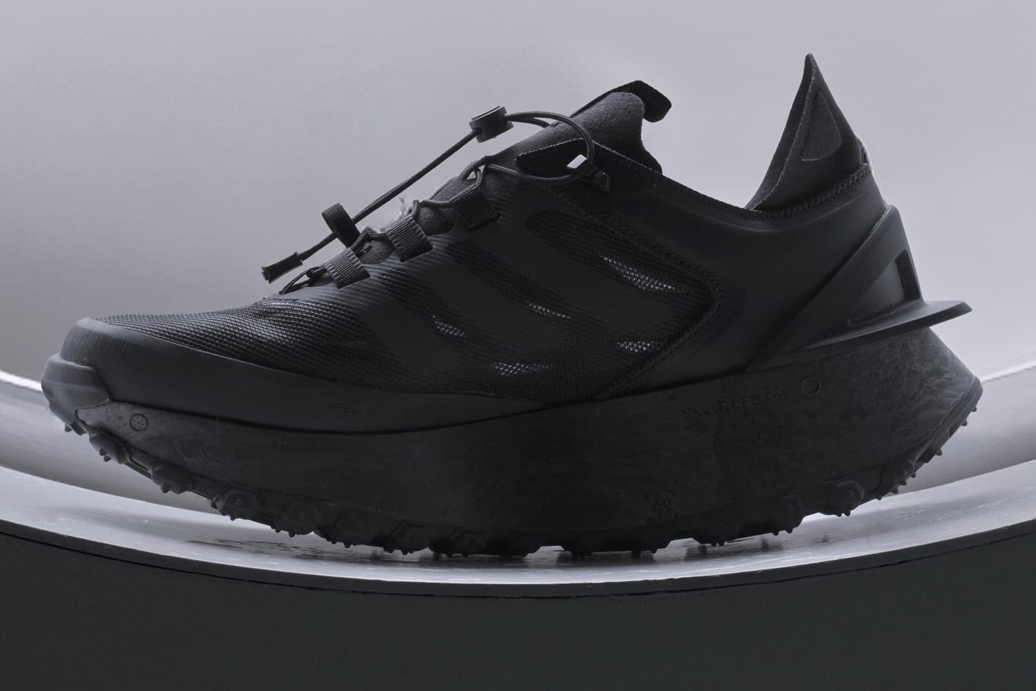 Nowy poziom outdooru: adidas i MRBAILEY z modelem ARUKU YAGI