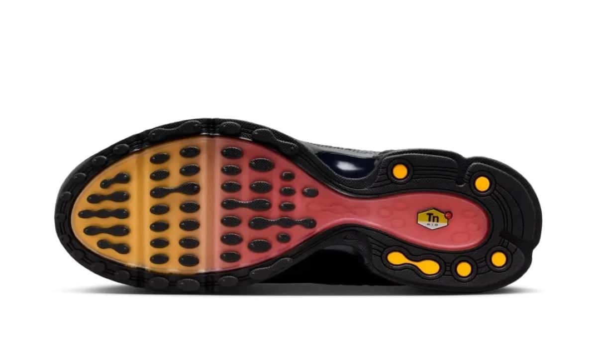 Nike Air Max Plus VII Black Bright Crimson HQ2197-002 1