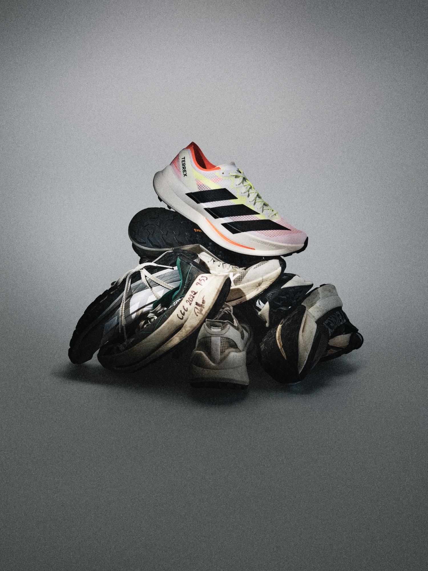 adidas terrex agravic holiday 2025 1