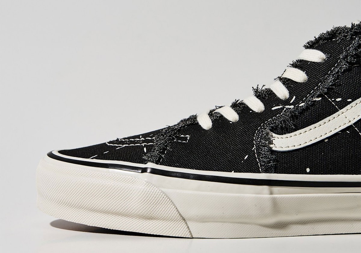 INVINCIBLE x Vans Sk8-Mid Off The Rhyme 6