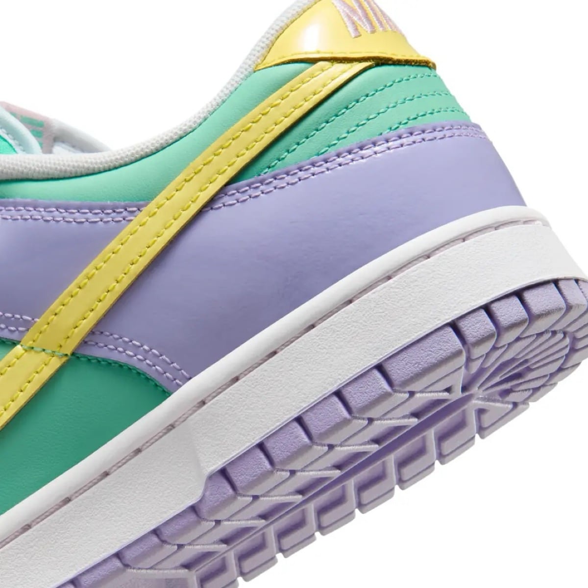 Nike Dunk Low Easter 2026 IQ9404-349 8