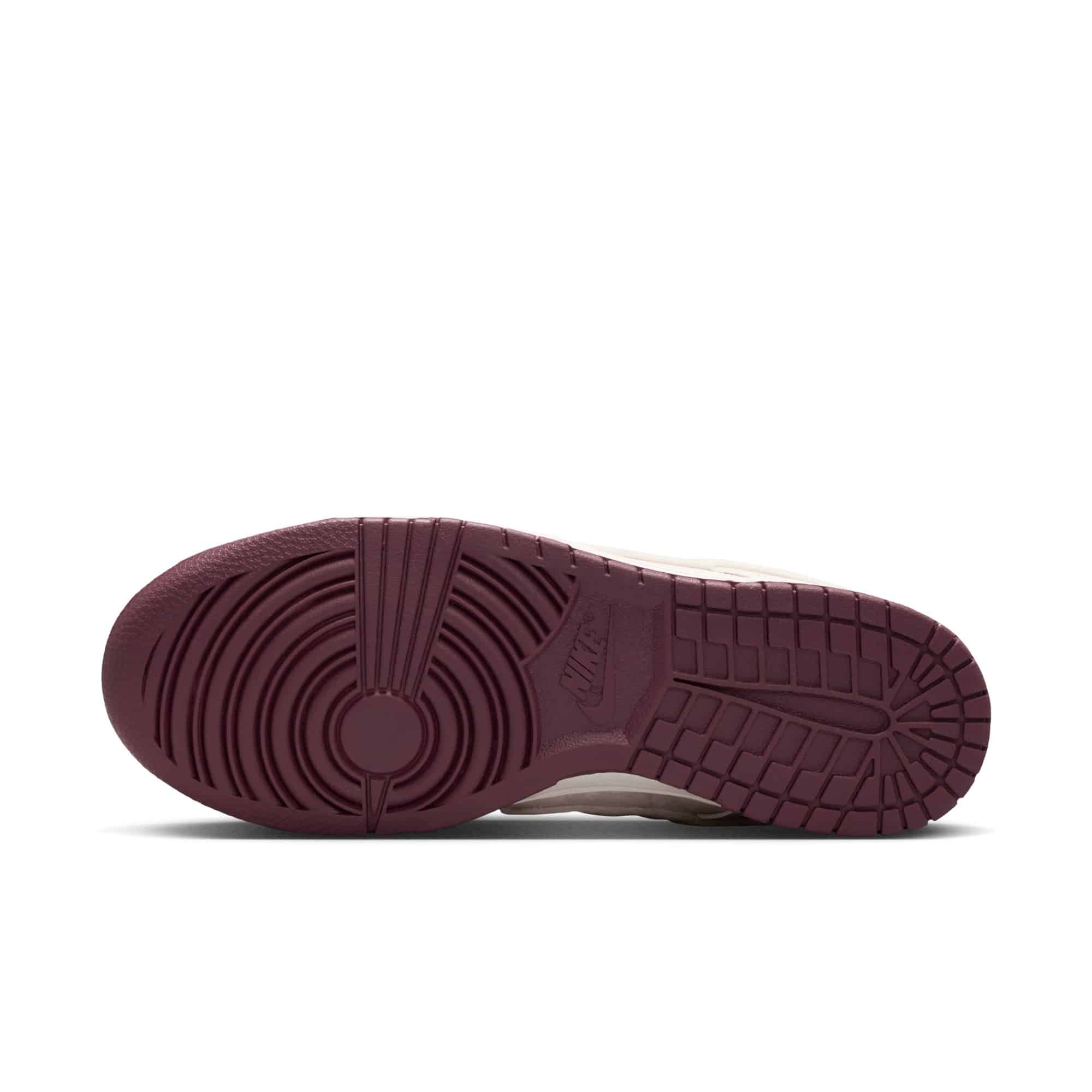 Nike Dunk Low Valentines Day 2026 IQ1145-610 1