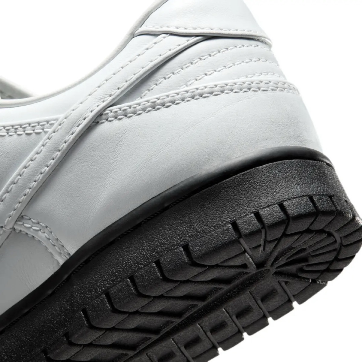 Nike Dunk Low Dress Shoe White IQ3342-100 8