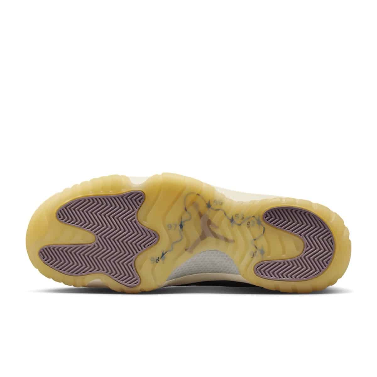 Air Jordan 11 Tokyo IQ3459-072 1